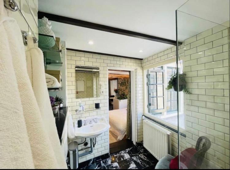 אמסטרדם The Enlightened House Luxury Suites מראה חיצוני תמונה